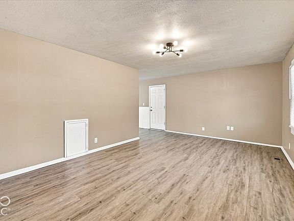 2nd image of 3743 Breen Dr