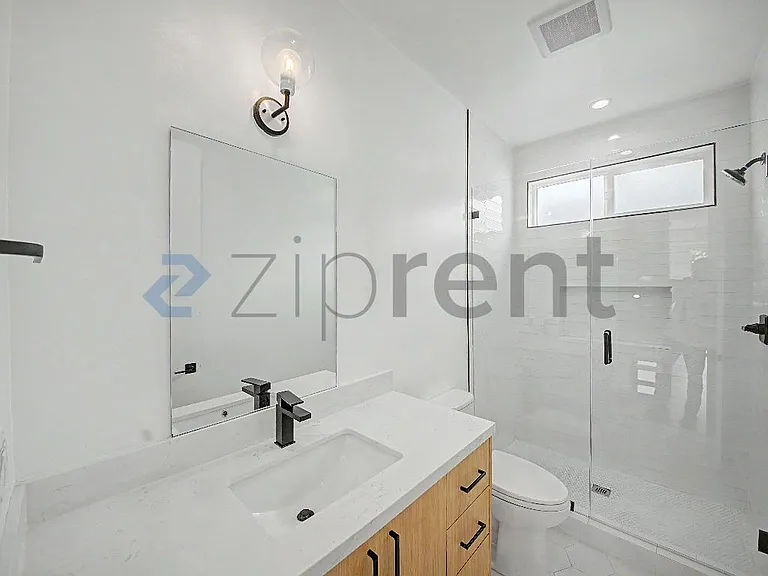5230 1/2 Tilden Ave — Photo 10
