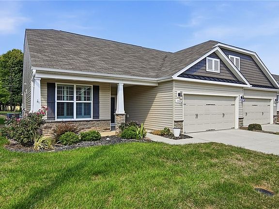 2nd image of 124 Oxford Ridge Ct
