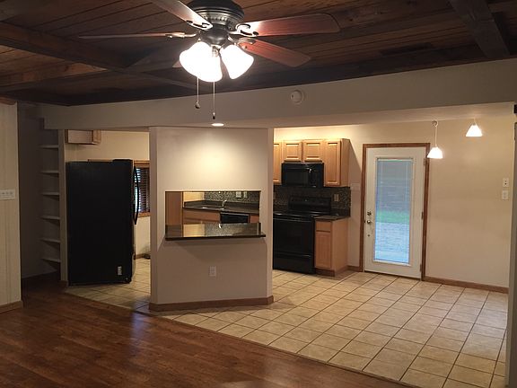 4th image of 1003 Hickory Ct