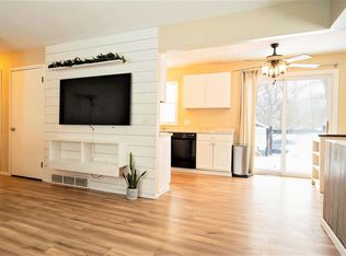 1726 N Eastman Rd, Edgerton, WI 53534