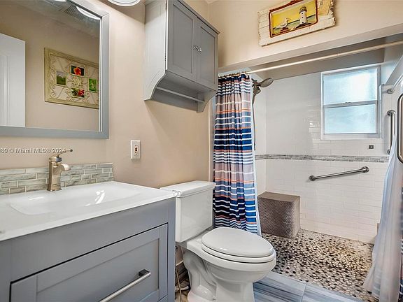 5th image of 5043 SW 91st Ter