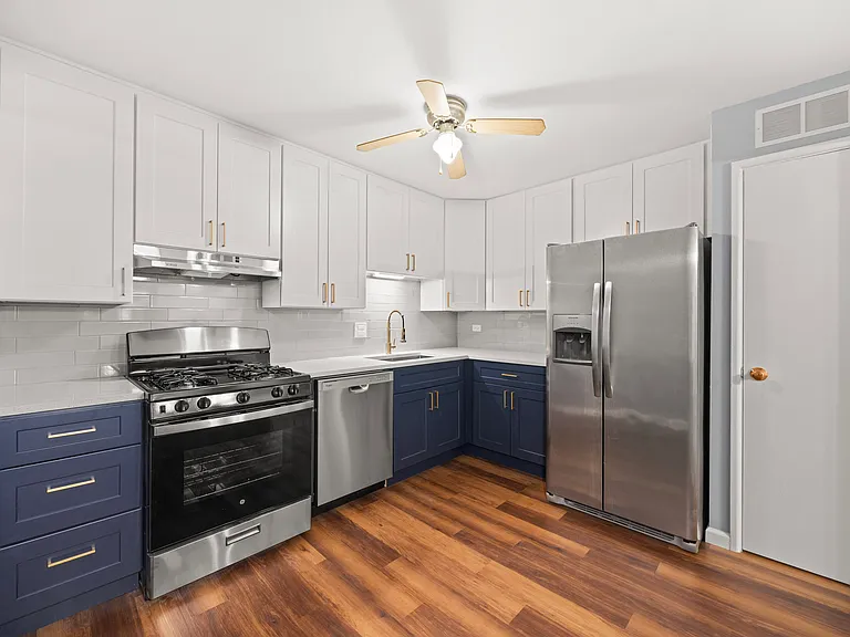 1206 E Fairview St #305 — Photo 12