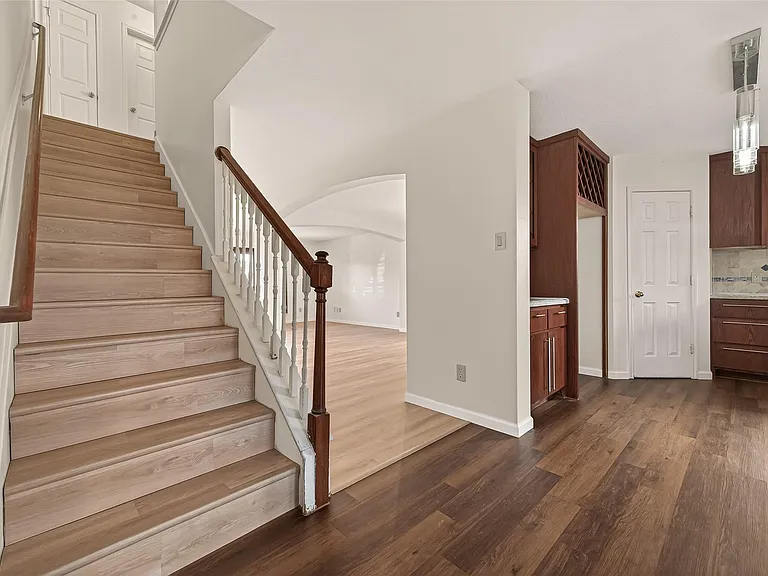 15910 Clayton Bend Dr — Photo 12