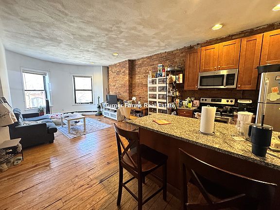 4th image of 610 Columbus Ave #3R