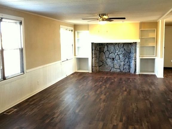 3rd image of 192 Mountainview Trl