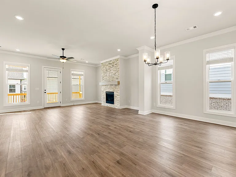 114 Stonehouse Dr — Photo 22