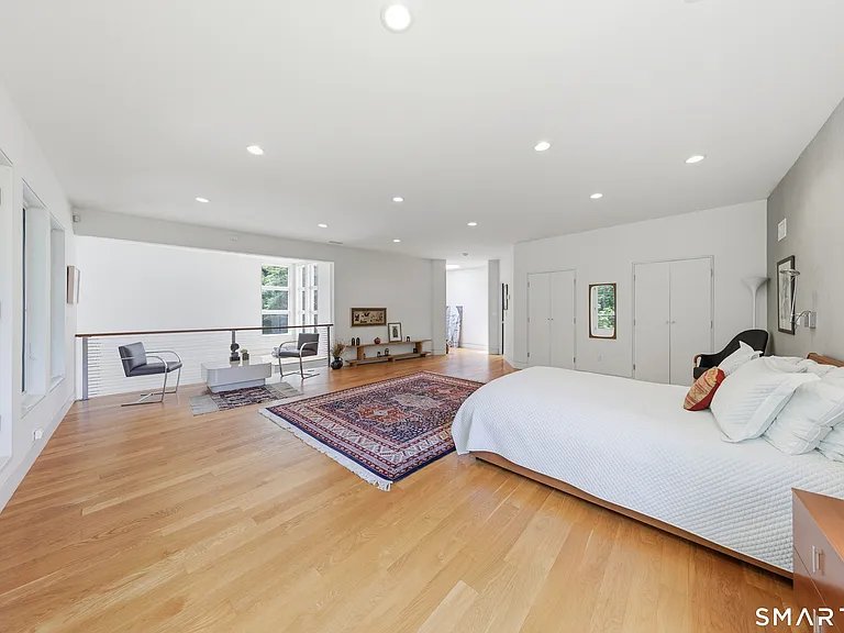 51 Maple Ave S — Photo 12
