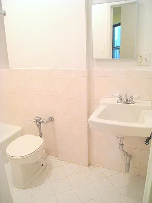 Rented by Arvik Group Real Estate | media 34