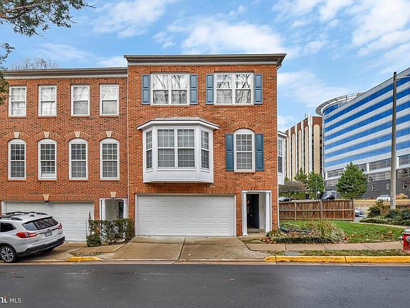 2nd image of 7726 Heritage Woods Way
