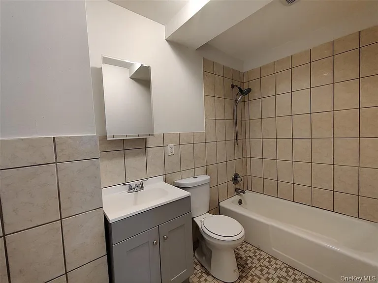 20 Noxon St #B — Photo 11