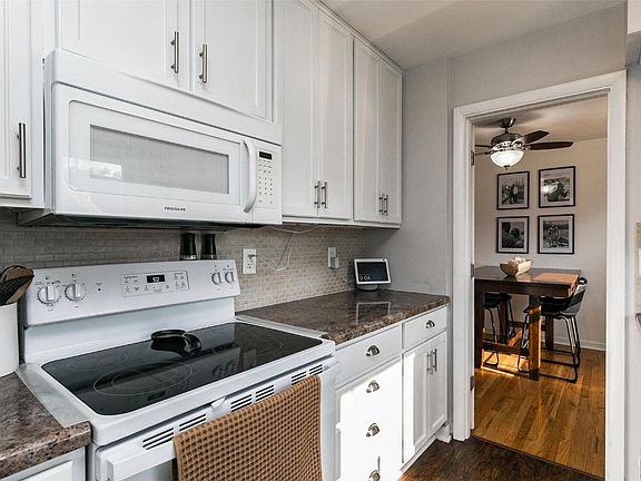 5th image of 1242 Brockman Dr SE