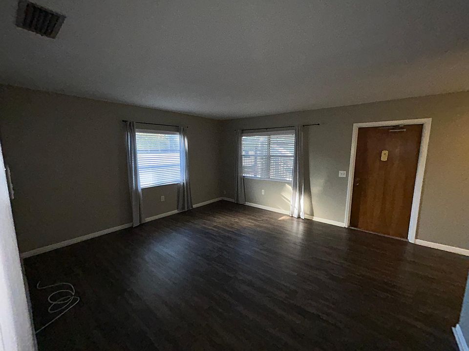 1st image of 4050 4th St N APT 113