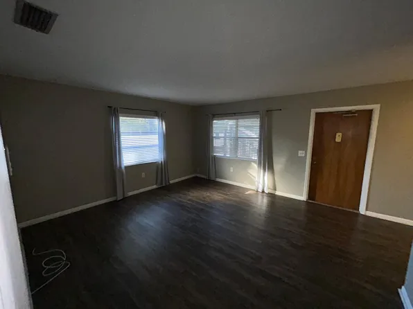 4050 4th St N APT 113, Saint Petersburg, FL 33703