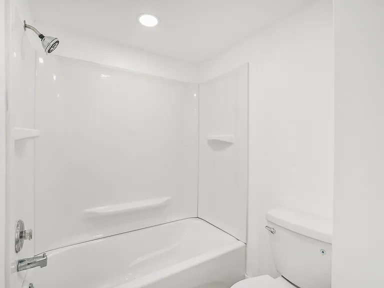 3704 Broadway #206 — Photo 13