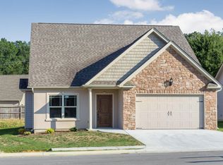 15 Horizon Dr, Rossville, GA 30741
