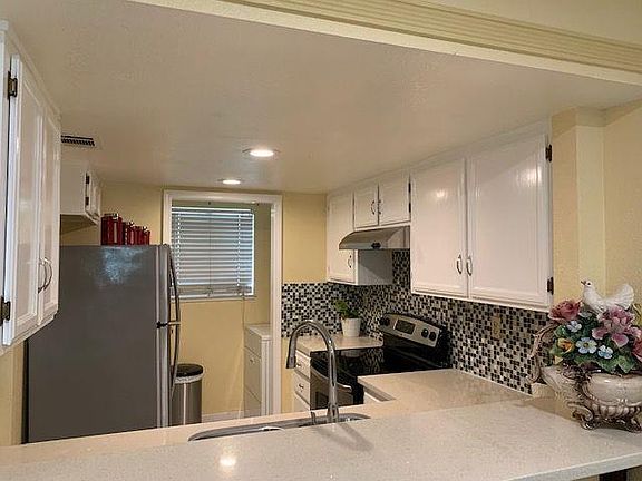 4th image of 1073 Summerain Ct