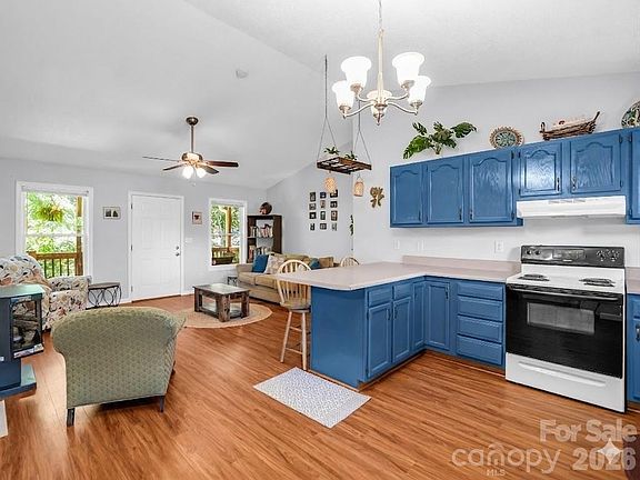 3rd image of 23 Peace St