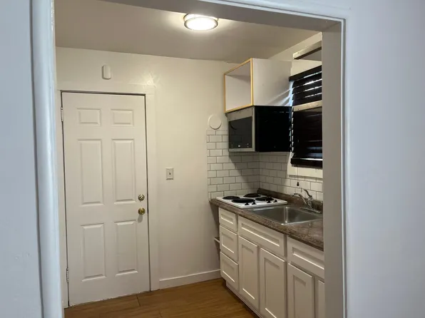 4525 1/2 San Carlos Ave, Oakland, CA 94601