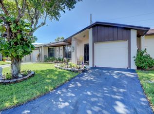 5284 Breadfruit Cir, Delray Beach, FL 33484
