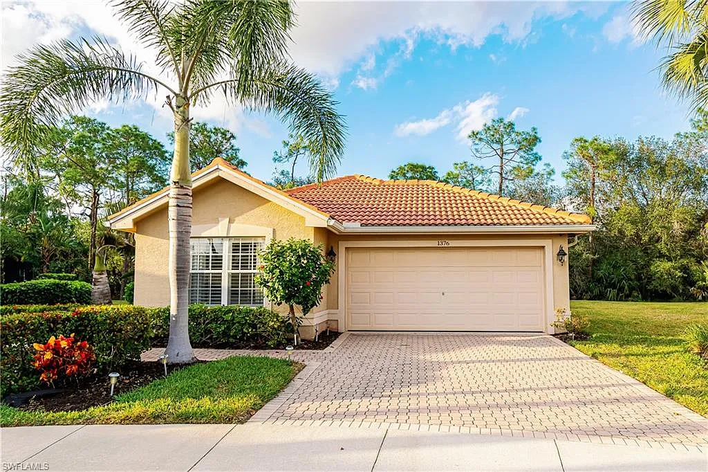 3 bed, 2.0 bath, 1774 sqft, $7,700 — Photo 2