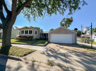 818 LIVINGSTON STREET, La Crosse, WI 54603