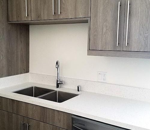 2nd image of 2036 N Beachwood Dr