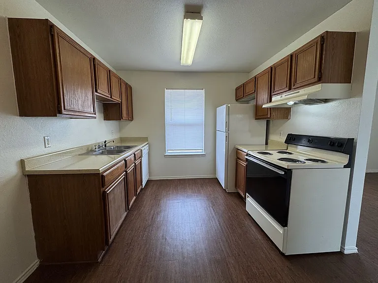 1109 Horizon Dr — Photo 4