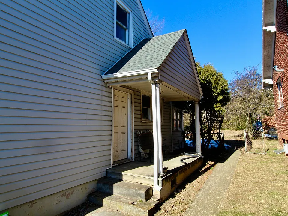 Building Photo 3