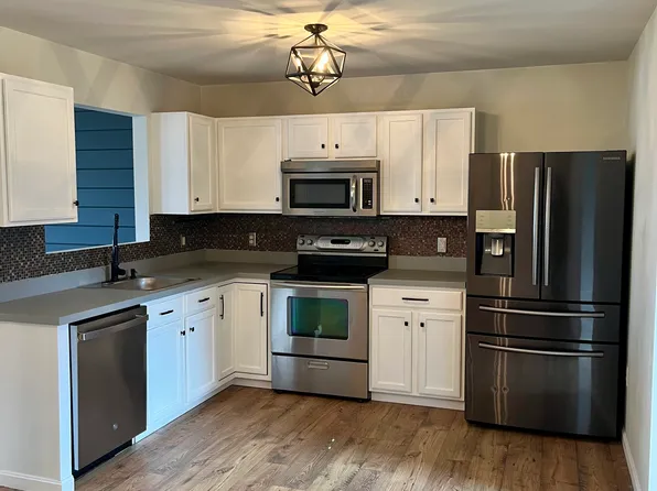 140 Honeysuckle Dr, Marietta, PA 17547