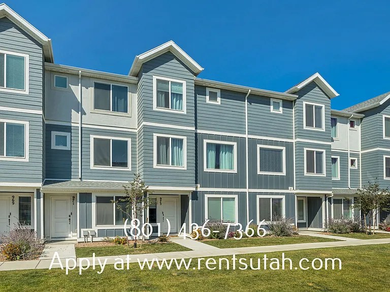 973 Citadel Ln — Photo 2