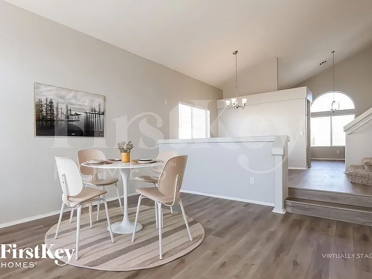11009 W Frier Dr — Photo 6