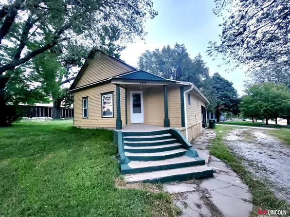 103 E North St, Sutton, NE 68979