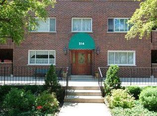 214 N Pine Ave APT 2C, Arlington Heights, IL