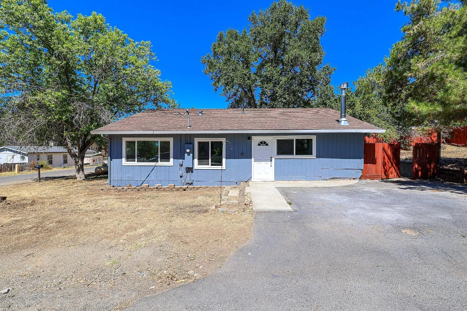 18903 Madrone St photo 1