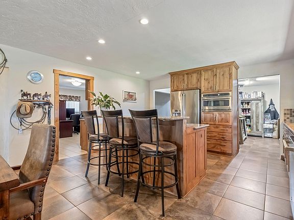 4th image of 3068 SW Reif Rd