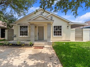 813 Deer Ln, Laredo, TX 78045