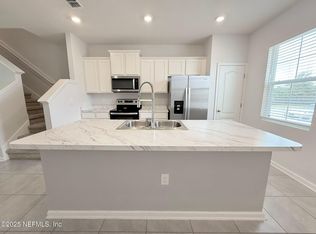 809 Gate Run Rd, Jacksonville, FL 32211