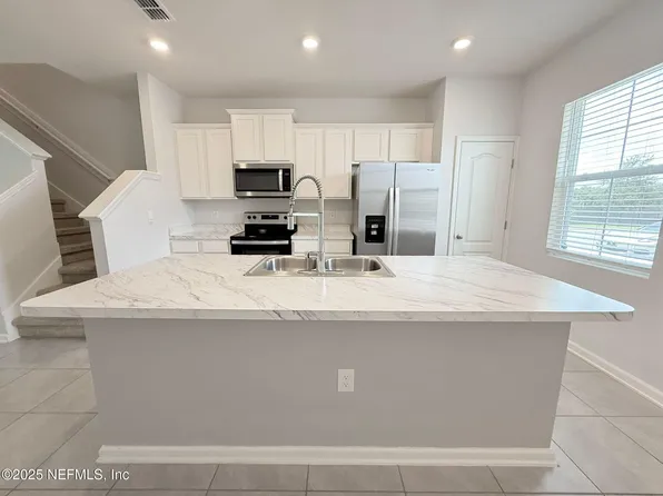 809 GATE RUN Road, Jacksonville, FL 32211
