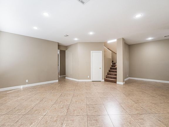 3rd image of 2253 Chatfield Dr