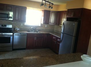 251 Roslyn Rd APT 2, Mineola, NY 11501