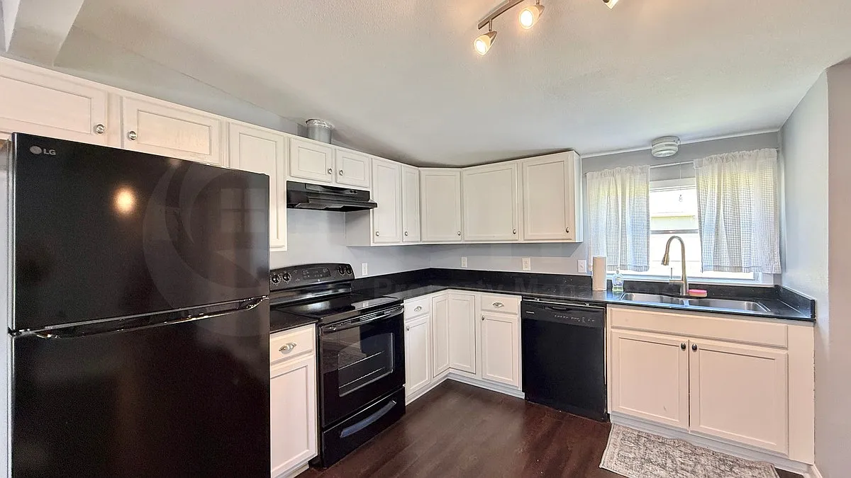 2 bed, 2.0 bath, 1560 sqft, $1,950 — Photo 4