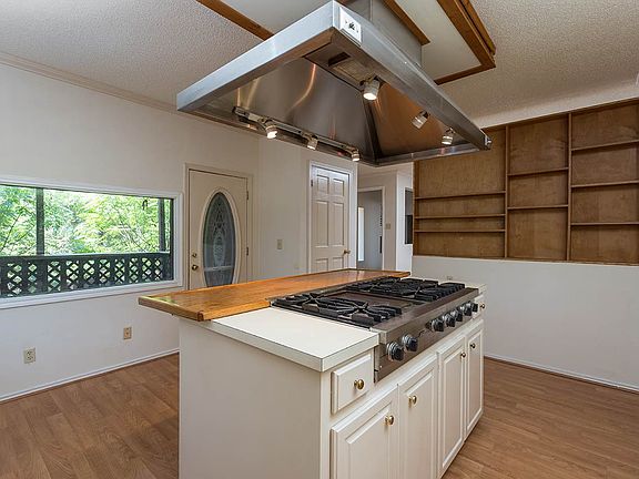 3rd image of 546 County Road 3853