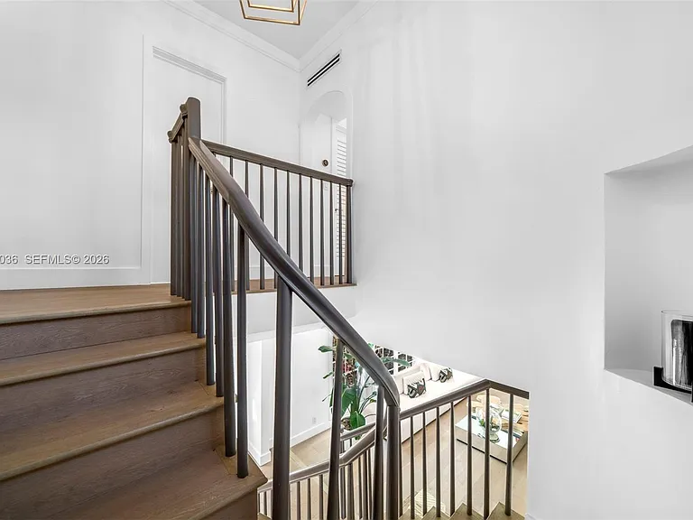 939 W 47th Ct — Photo 22