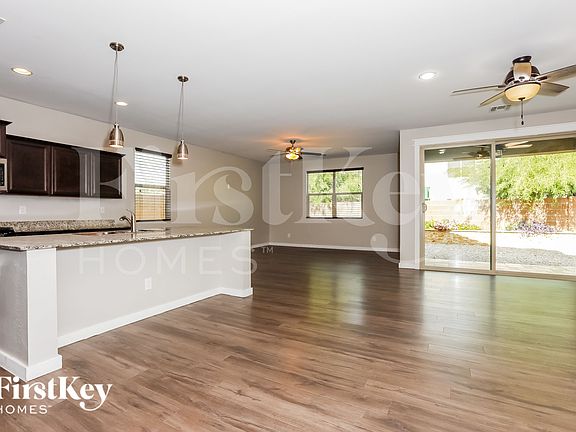 4th image of 732 W Carlsbad Dr