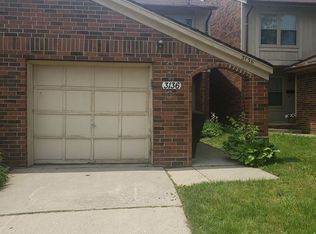 3136 Woods Cir, Detroit, MI 48207