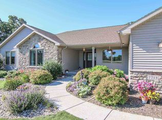 7713 Clinton Rd, Deforest, WI 53532