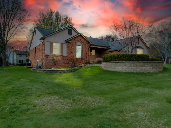 631 Heritage Ln, Rochester Hills, MI 48309