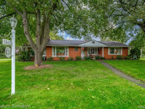18625 Bungalow Dr, Lathrup Village, MI 48076