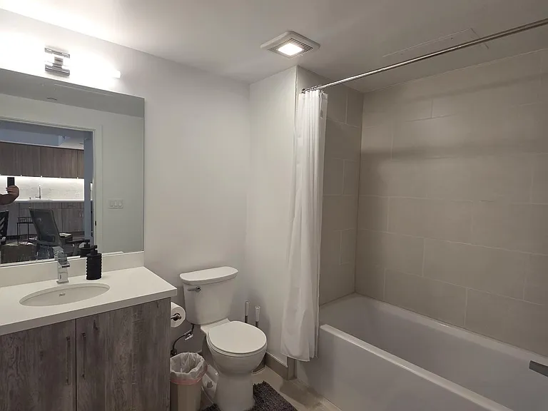1288 Howard St #504 — Photo 15